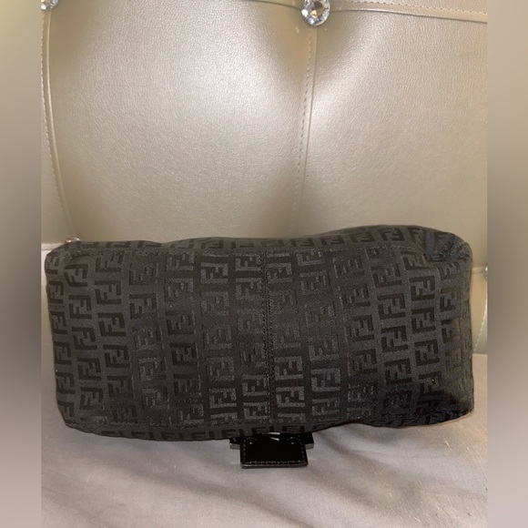 Good Condition Fendi Mamma Baugette - Picture 2 of 13